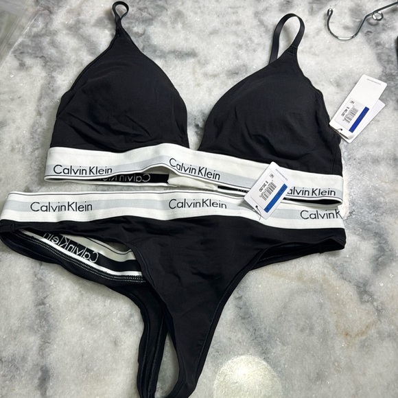 Calvin Klein Modern Cotton Lightly Lined Triangle Bralette & thong size X-Large - Picture 1 of 6